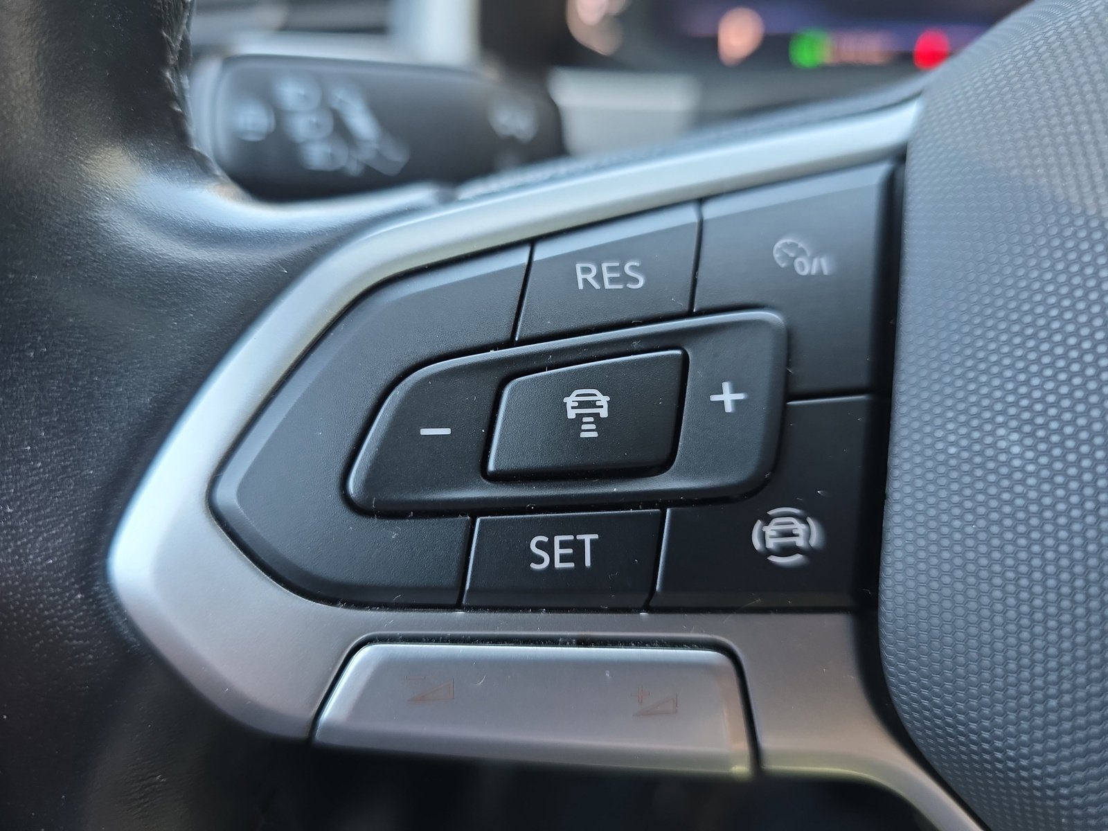Used 2020 Volkswagen Atlas Cross Sport SEL AWD/4WD image 24