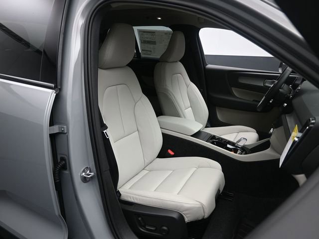 New 2026 Volvo XC40 B5 Ultra w/ Protection Package Premier image 26