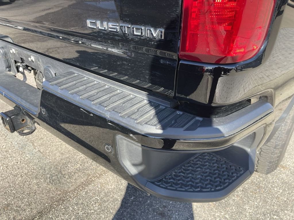 Used 2025 Chevrolet Silverado 2500 Custom w/ Custom Value Package image 16