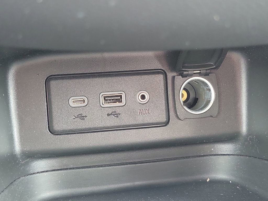 Used 2023 Chevrolet Equinox RS image 21