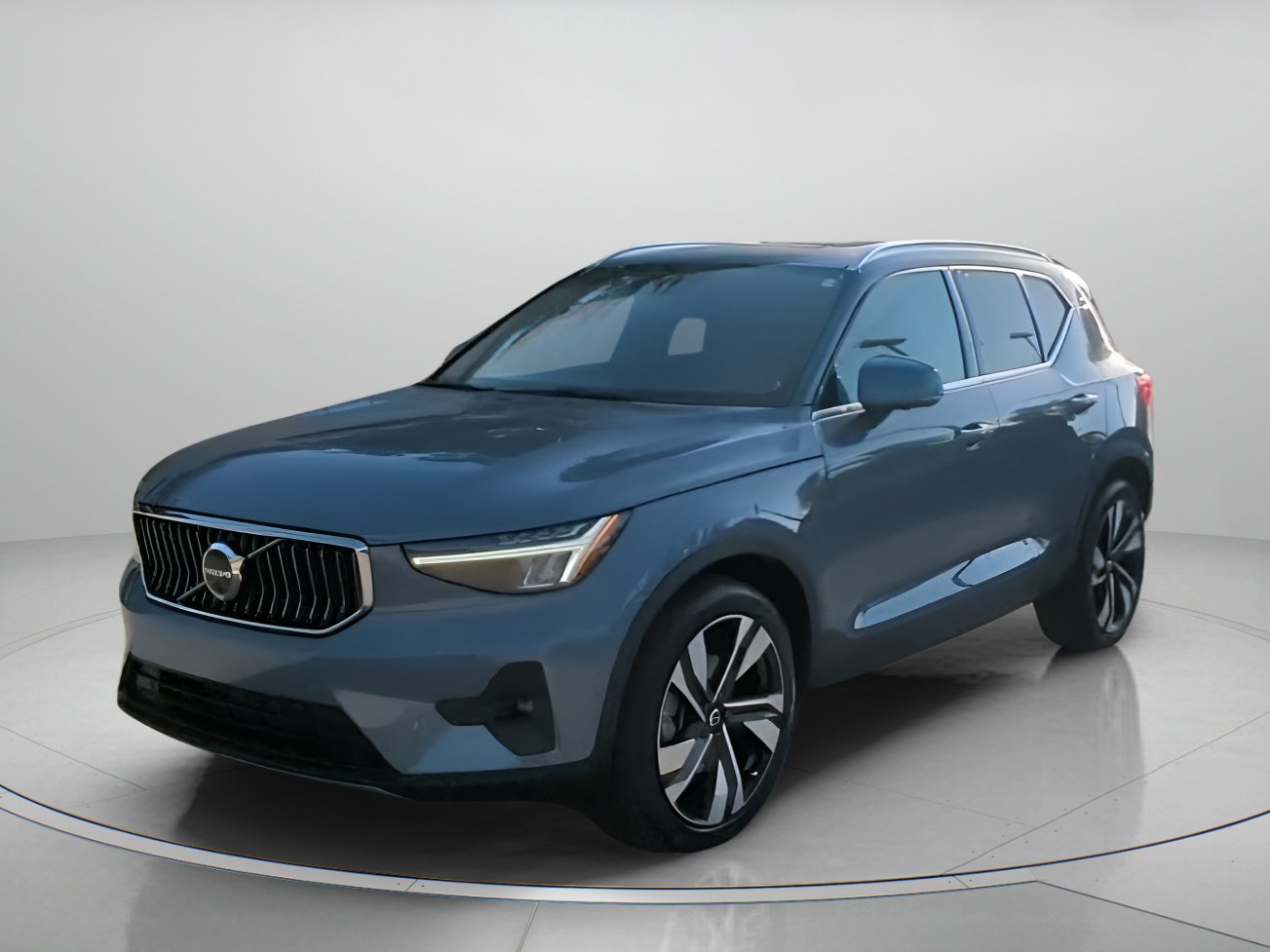 Used 2023 Volvo XC40 B5 Plus w/ Protection Package Premier AWD/4WD image 12