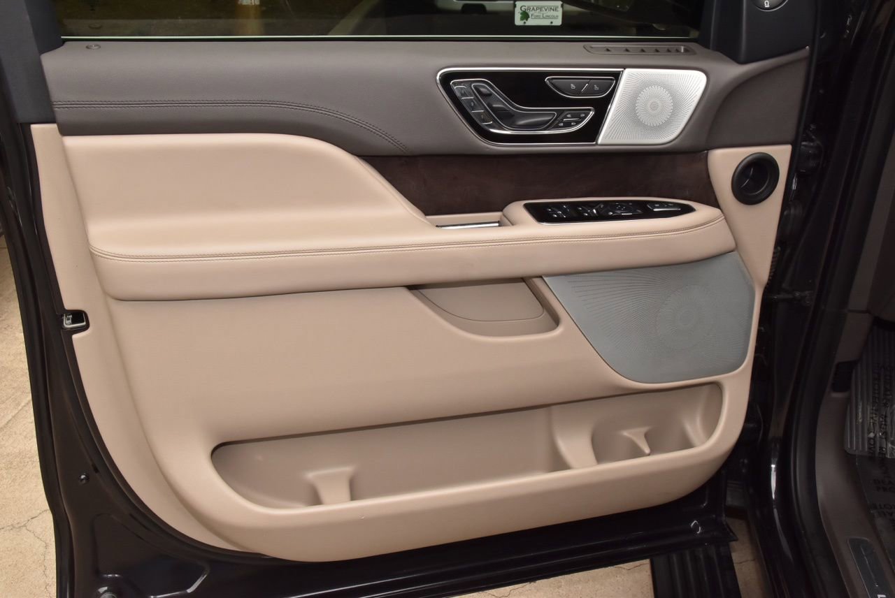 Used 2024 Lincoln Navigator Reserve AWD/4WD image 34