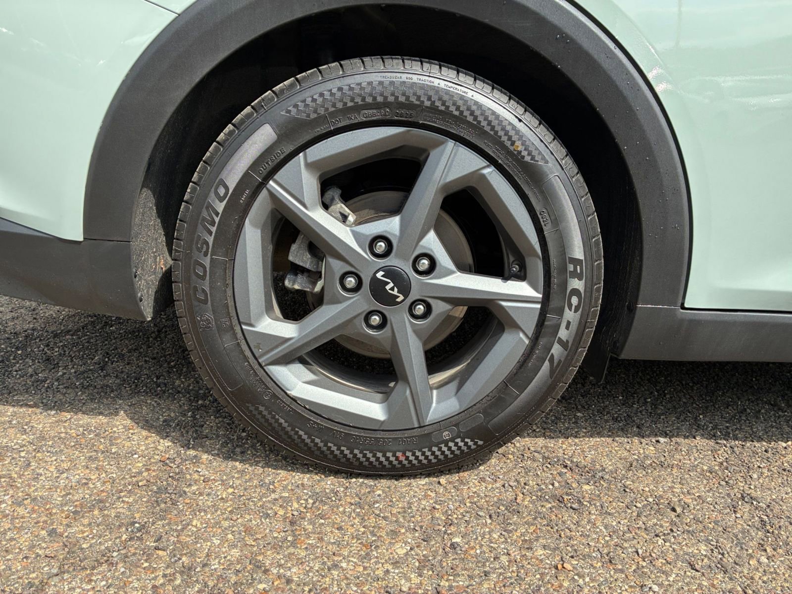 Used 2025 Kia K4 LXS image 30