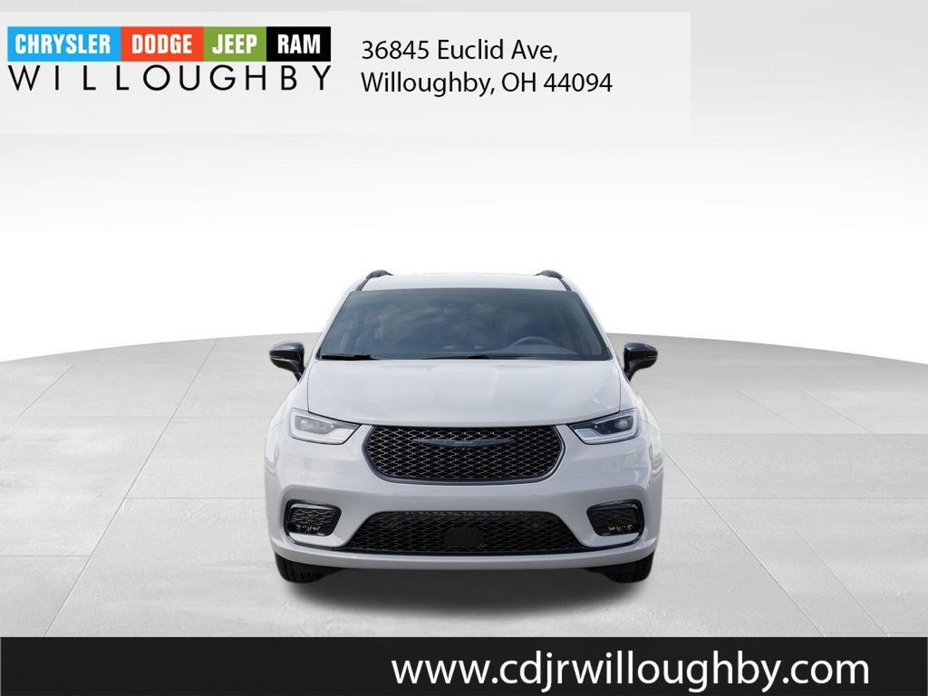 New 2026 Chrysler Pacifica Select w/ S Appearance Package AWD/4WD image 6