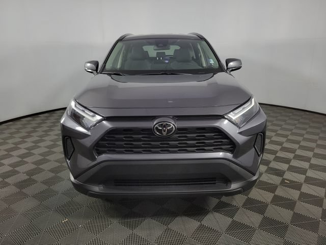 Used 2025 Toyota RAV4 XLE AWD/4WD image 2