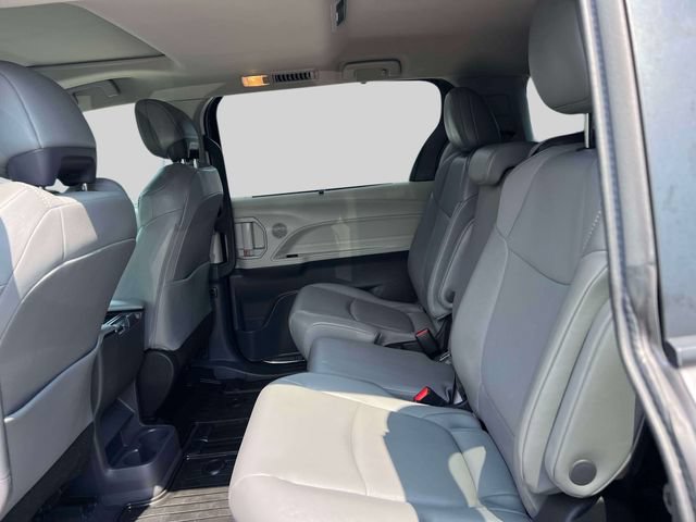 Certified 2022 Toyota Sienna XLE FWD image 16