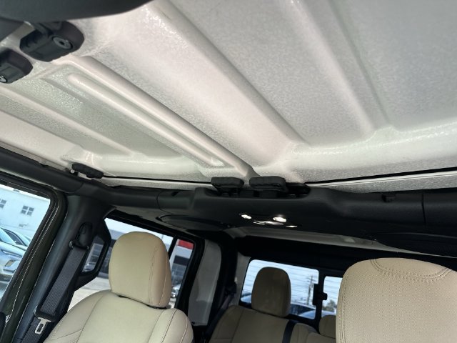 Used 2022 Jeep Gladiator Sport AWD/4WD image 25