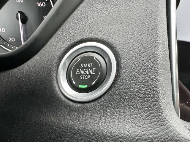 Used 2021 Cadillac XT4 Premium Luxury w/ Cold Weather Package image 16