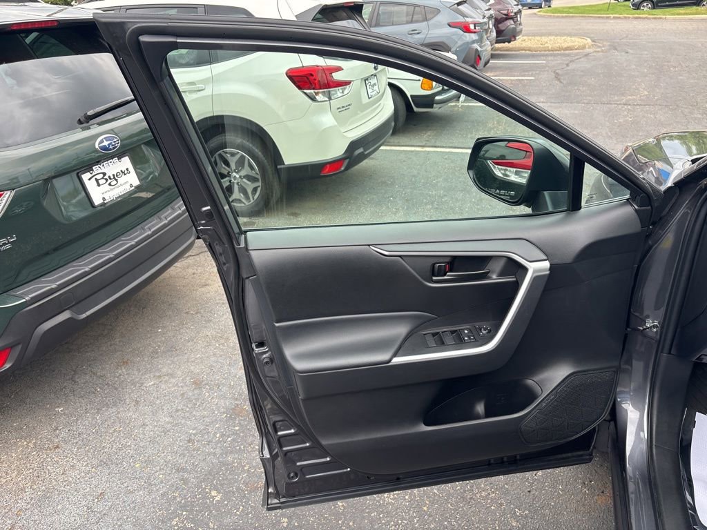 Used 2023 Toyota RAV4 LE FWD image 18