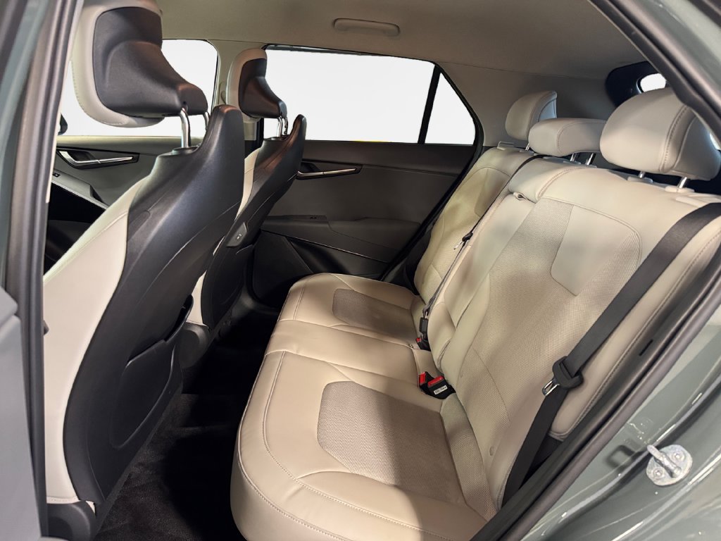 Used 2024 Kia Niro EX FWD image 24