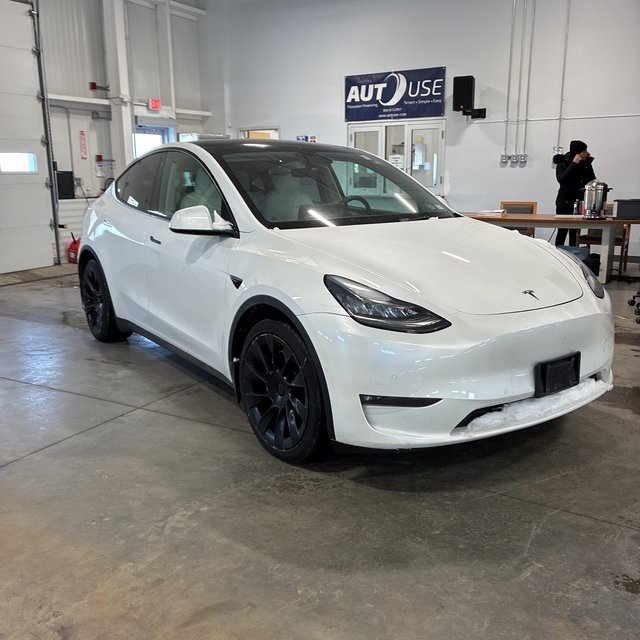 Used 2021 Tesla Model Y Long Range image 9