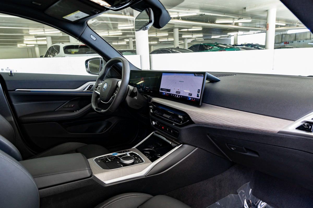 Certified 2025 BMW i4 eDrive40 image 28