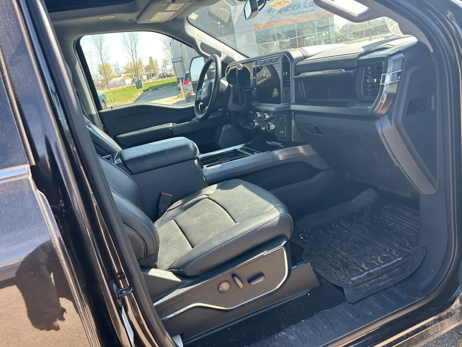 Used 2024 Ford F250 Lariat w/ Lariat Ultimate Package AWD/4WD image 15