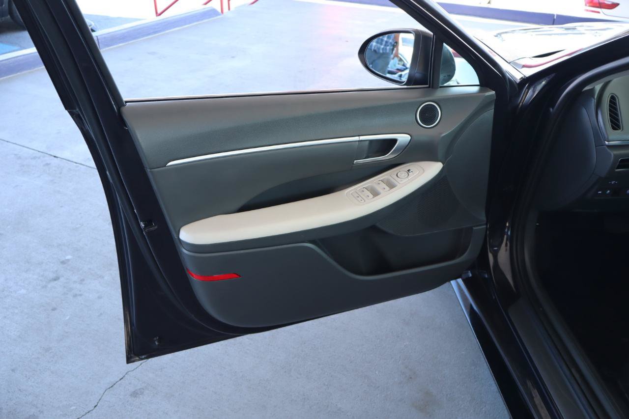 Used 2023 Hyundai Sonata SEL w/ Convenience Package FWD image 12