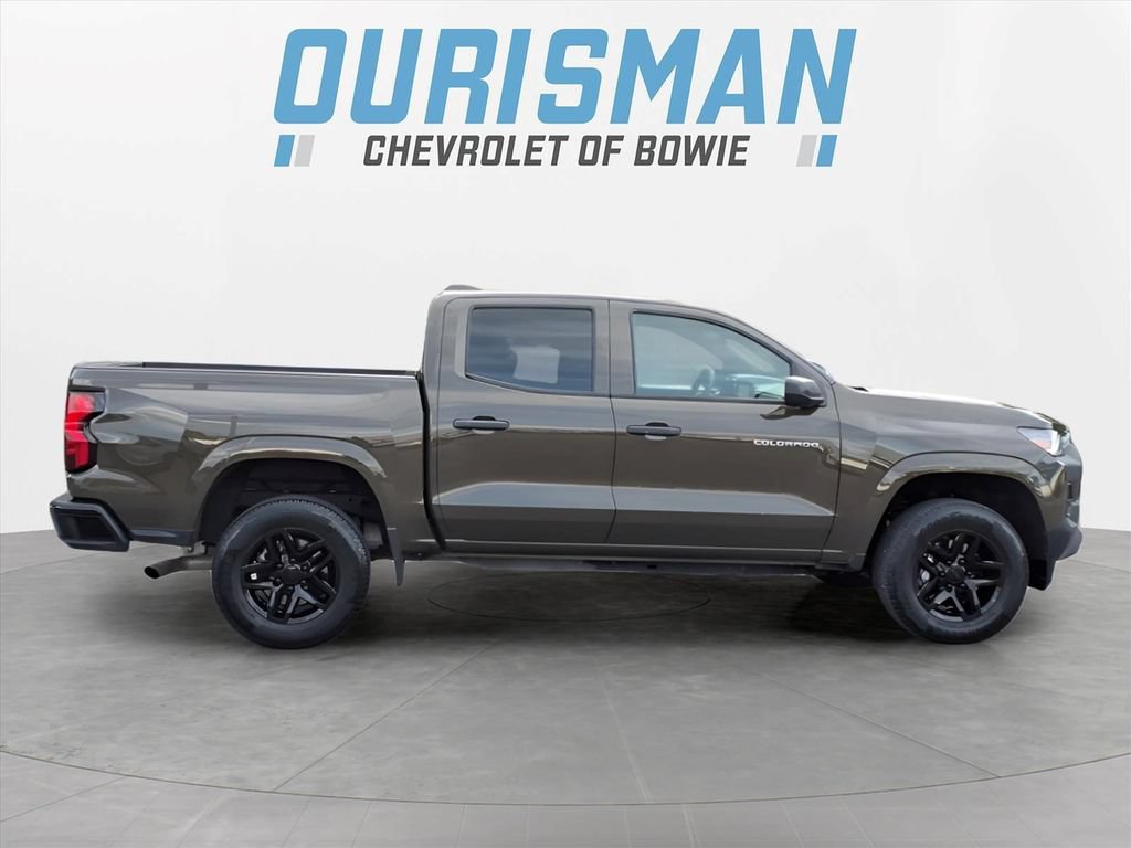 Used 2023 Chevrolet Colorado W/T RWD image 2