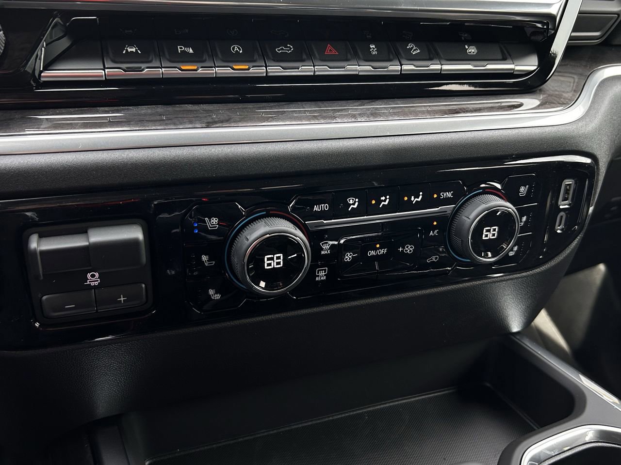 New 2026 Chevrolet Silverado 1500 LTZ w/ LTZ Premium Texas Edition image 17