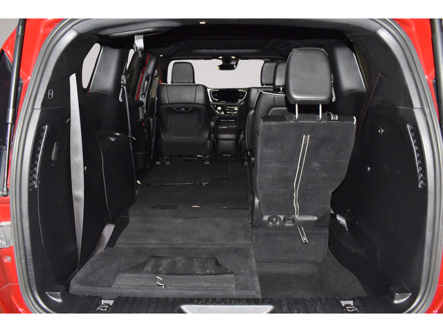 Certified 2025 Chrysler Pacifica Limited FWD image 15