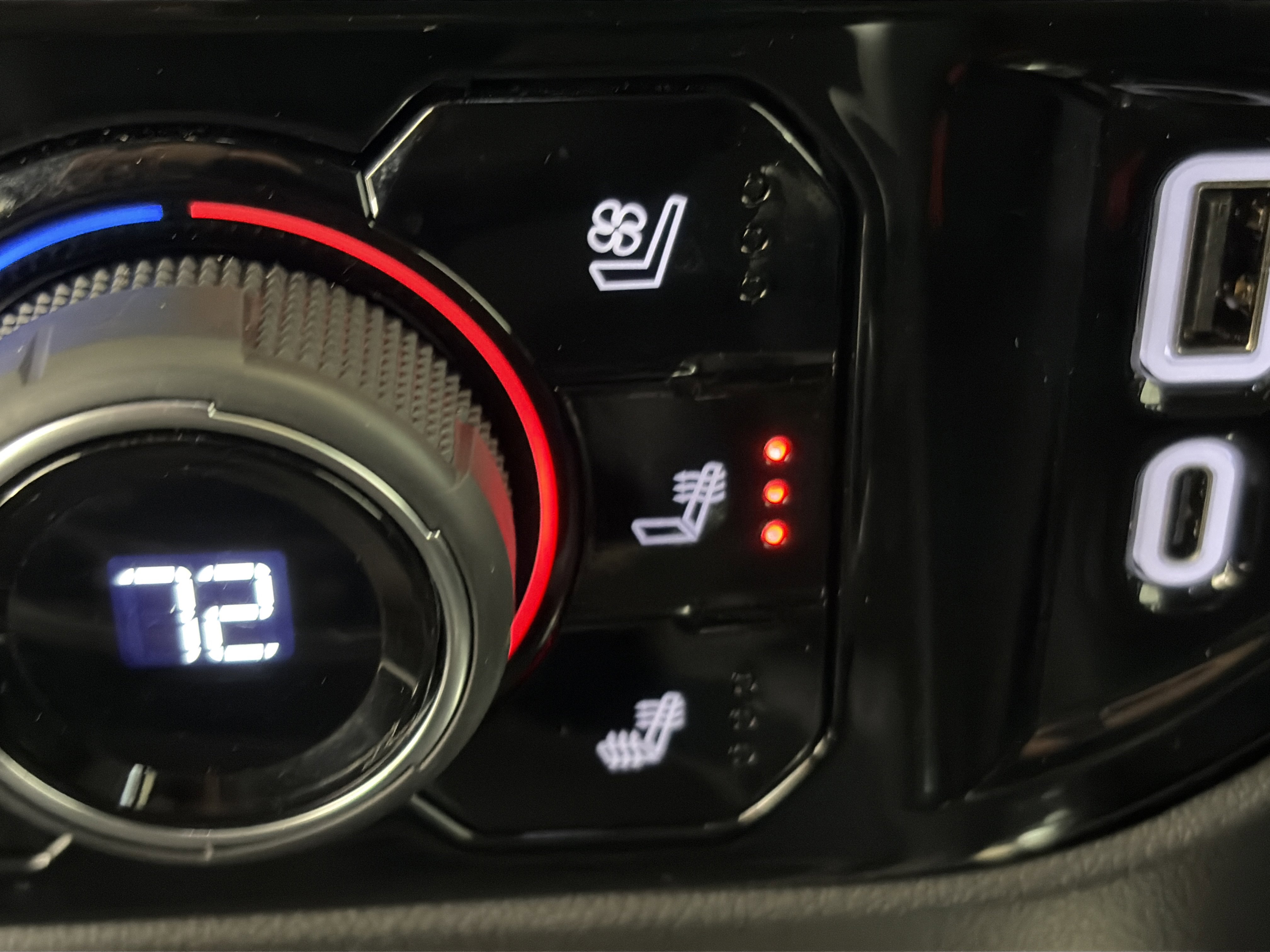 Certified 2024 Chevrolet Silverado 2500 LTZ w/ LTZ Plus Package image 33