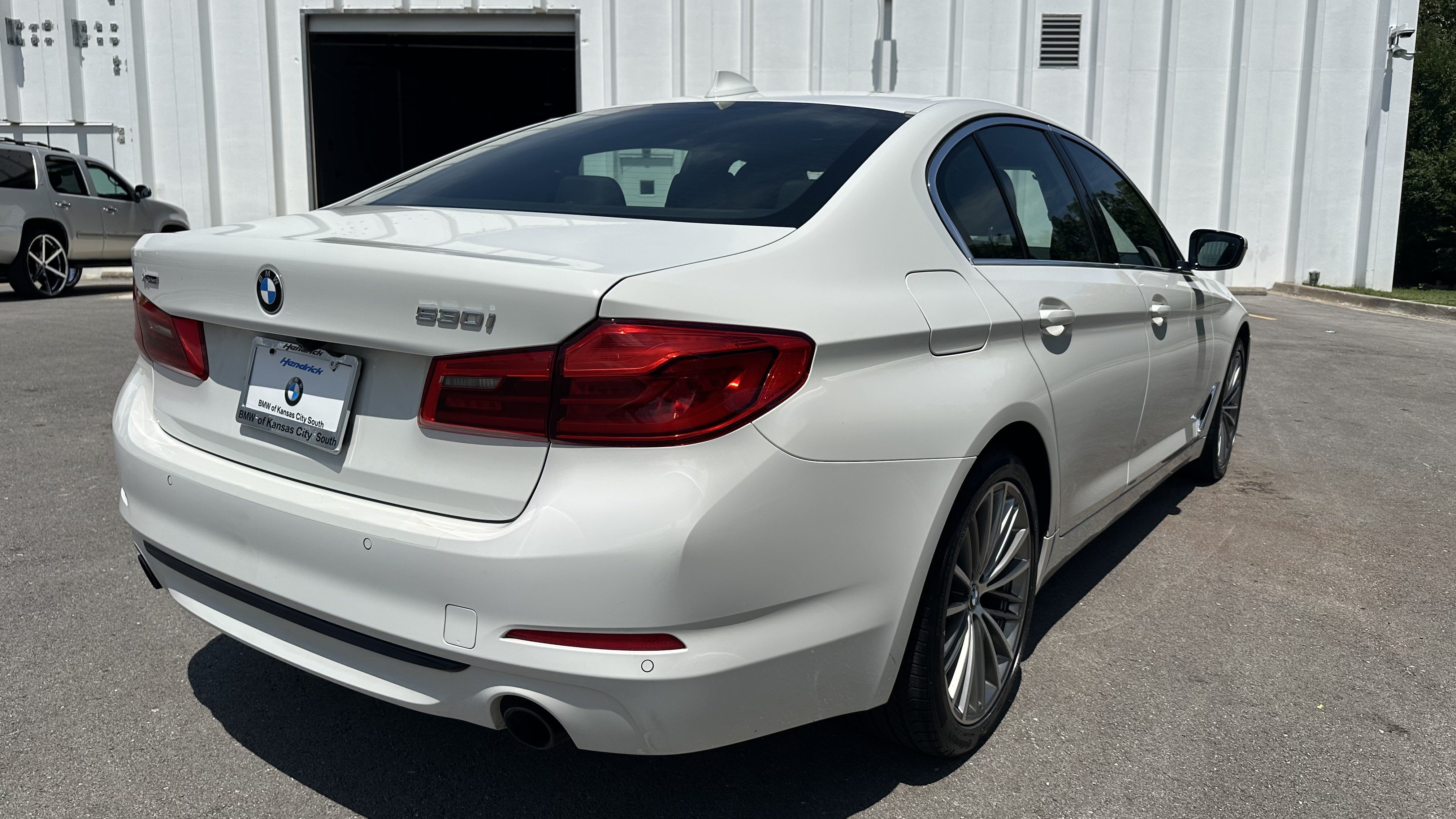 Used 2020 BMW 530i xDrive w/ Premium Package AWD/4WD image 9