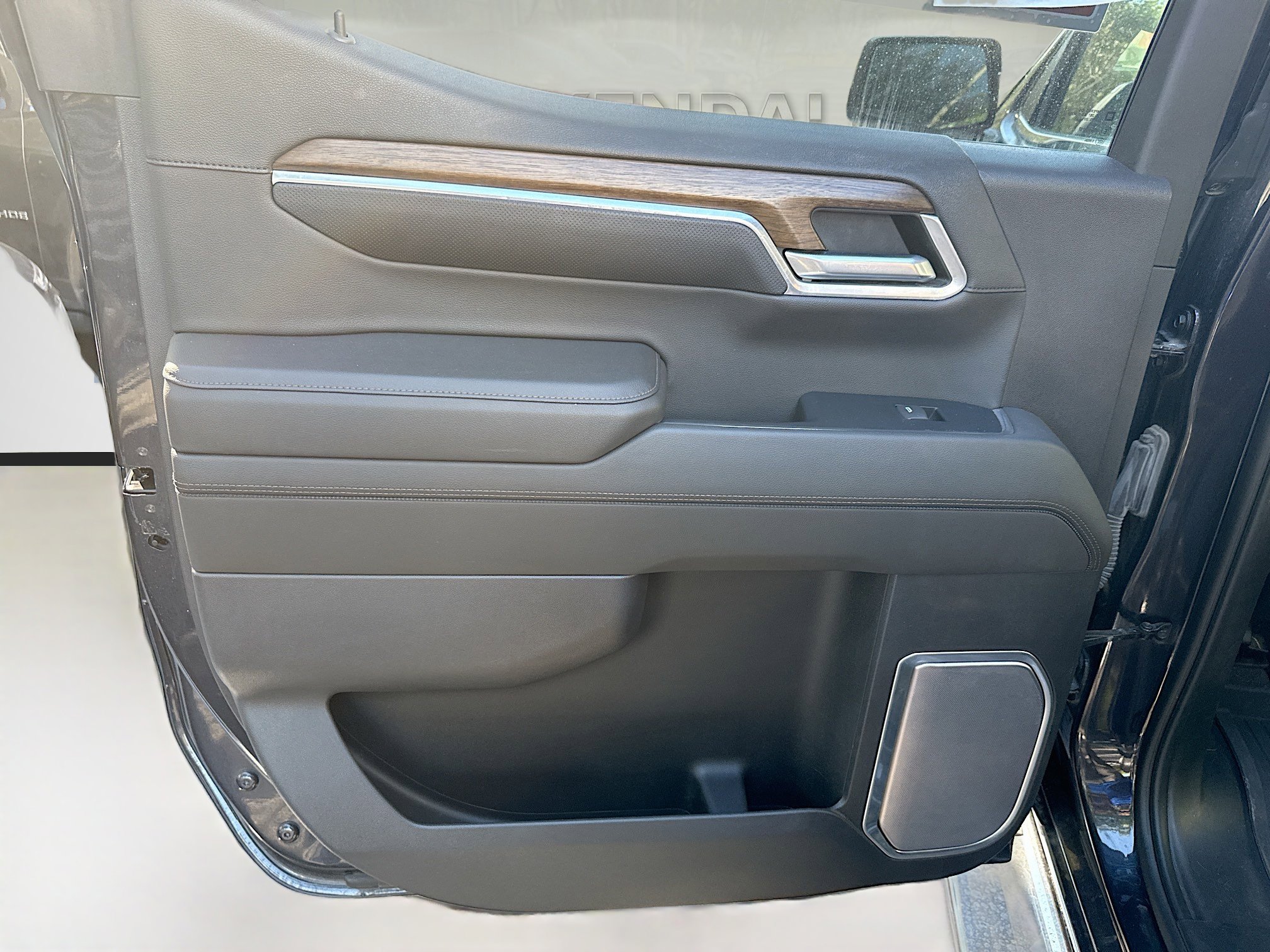 Used 2023 Chevrolet Silverado 1500 High Country w/ Z71 Off-Road Package image 24