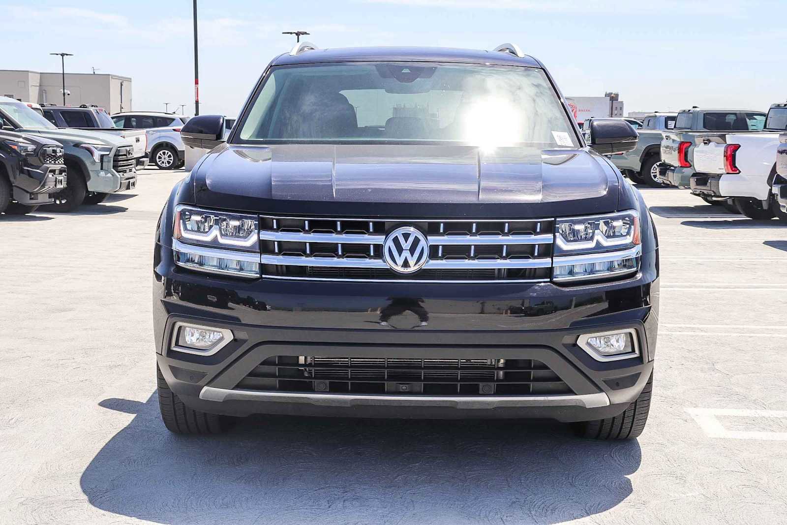 Used 2018 Volkswagen Atlas SEL Premium image 2