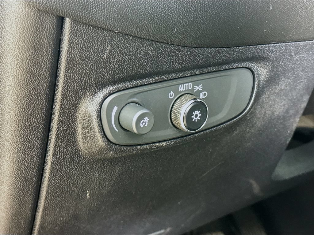Used 2019 Chevrolet Equinox LT AWD/4WD image 12
