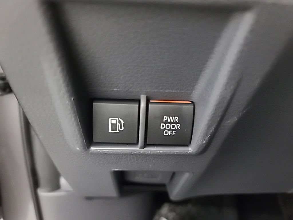 Used 2023 Toyota Sienna XLE AWD/4WD image 31