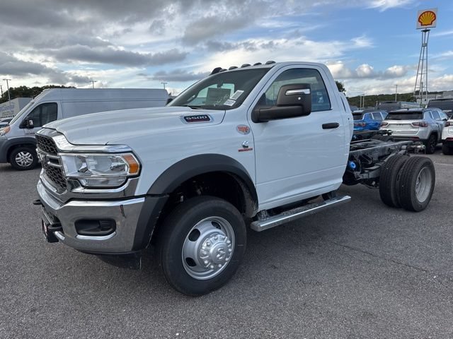 Used 2024 RAM 5500 Tradesman AWD/4WD image 4