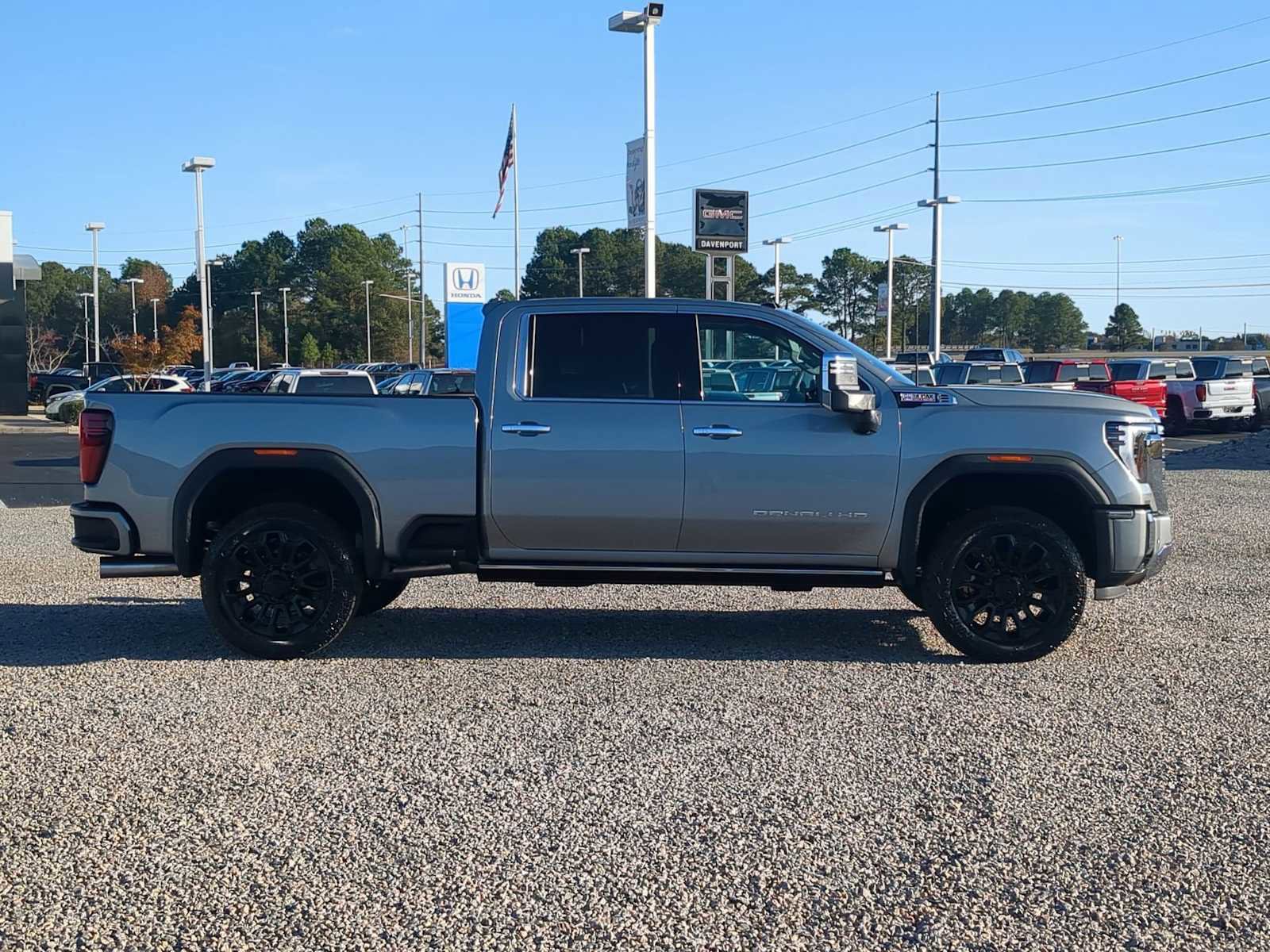 New 2026 GMC Sierra 2500 Denali w/ Denali Reserve Package image 9