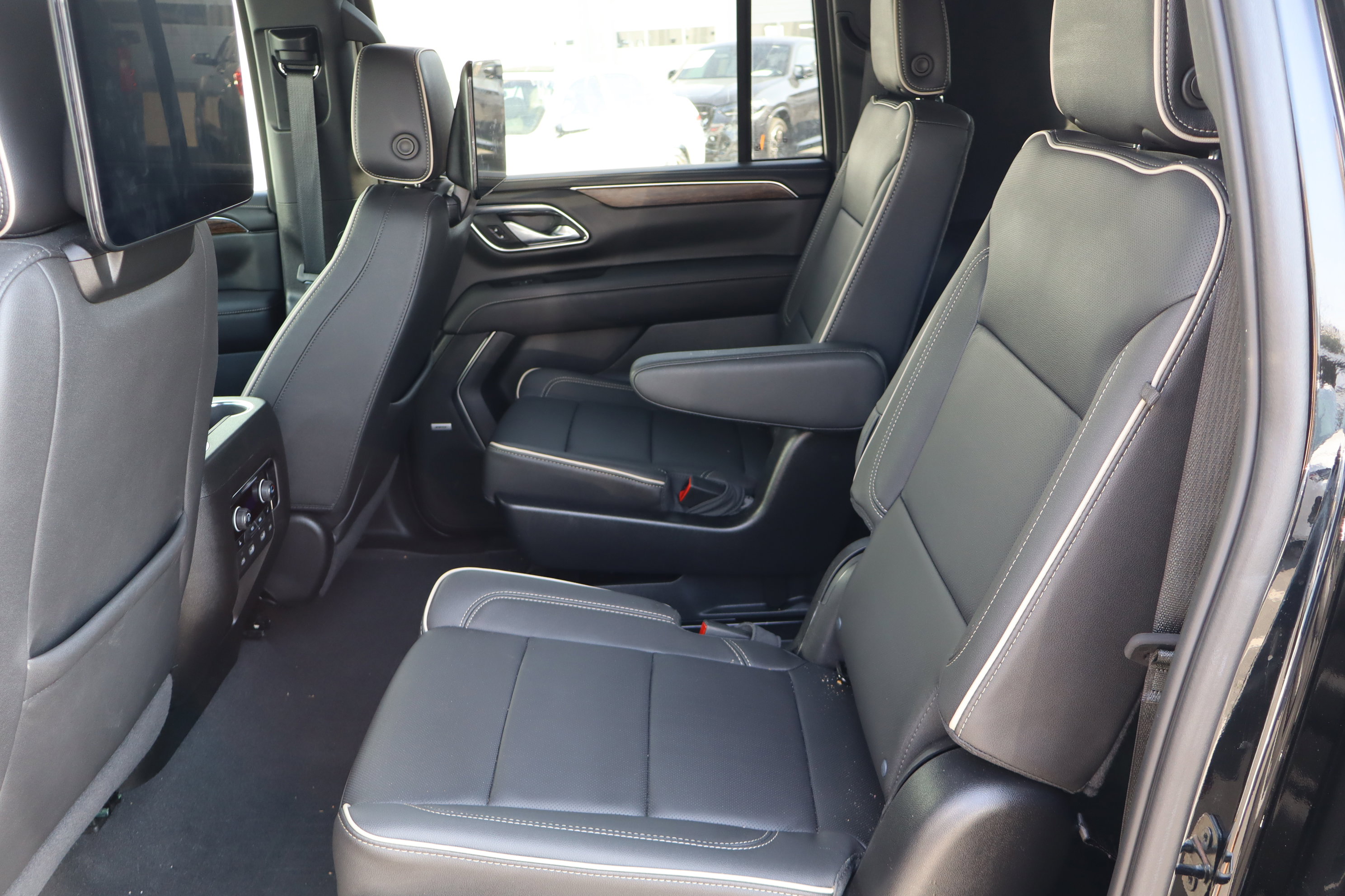 Certified 2024 Chevrolet Suburban Premier w/ Advanced Technology Package image 33