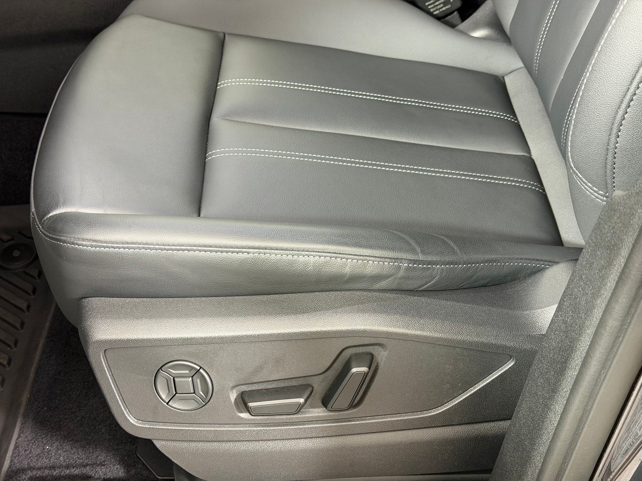 Certified 2025 Audi Q5 Premium w/ Premium Plus AWD/4WD image 15
