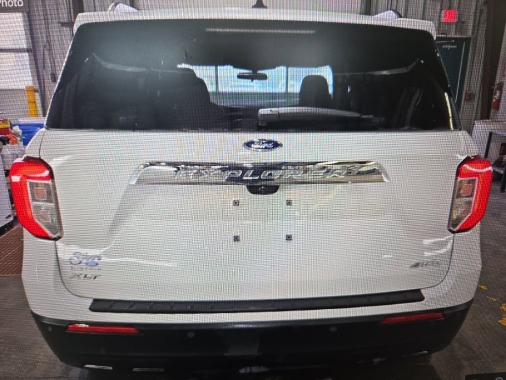 Used 2024 Ford Explorer XLT image 5
