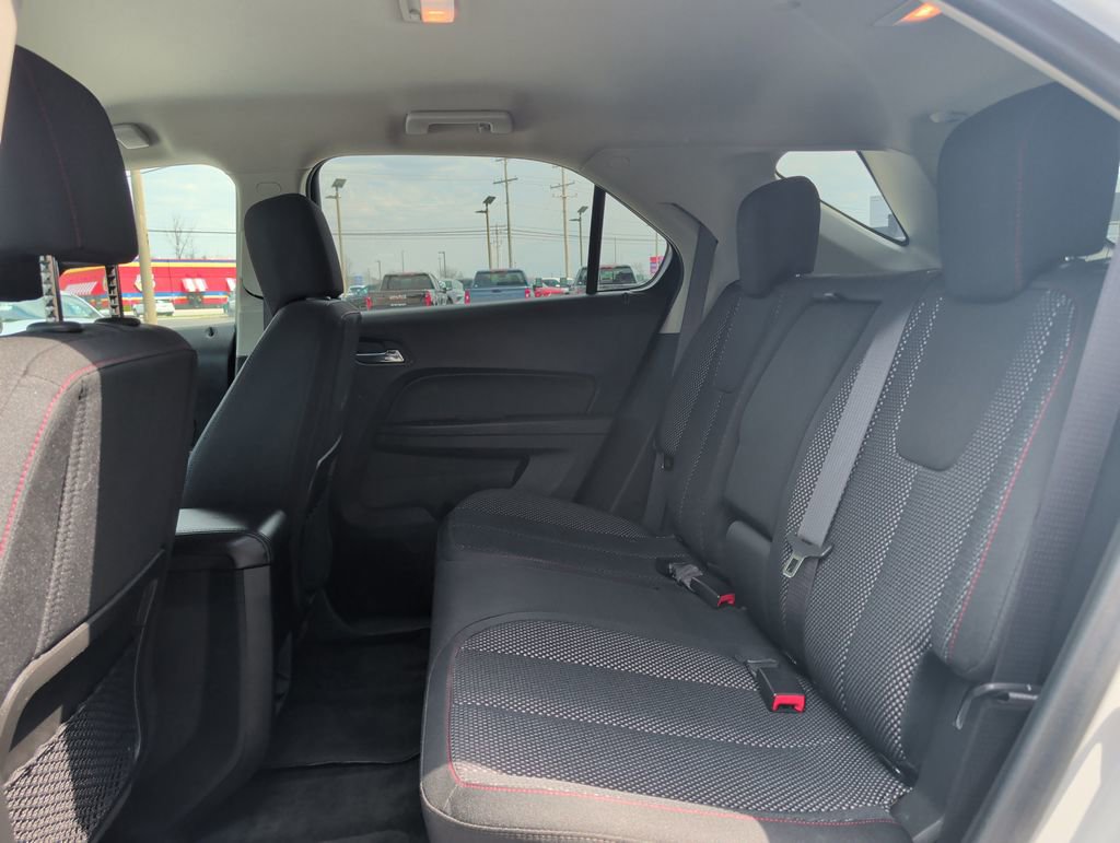 Used 2017 Chevrolet Equinox LT image 19