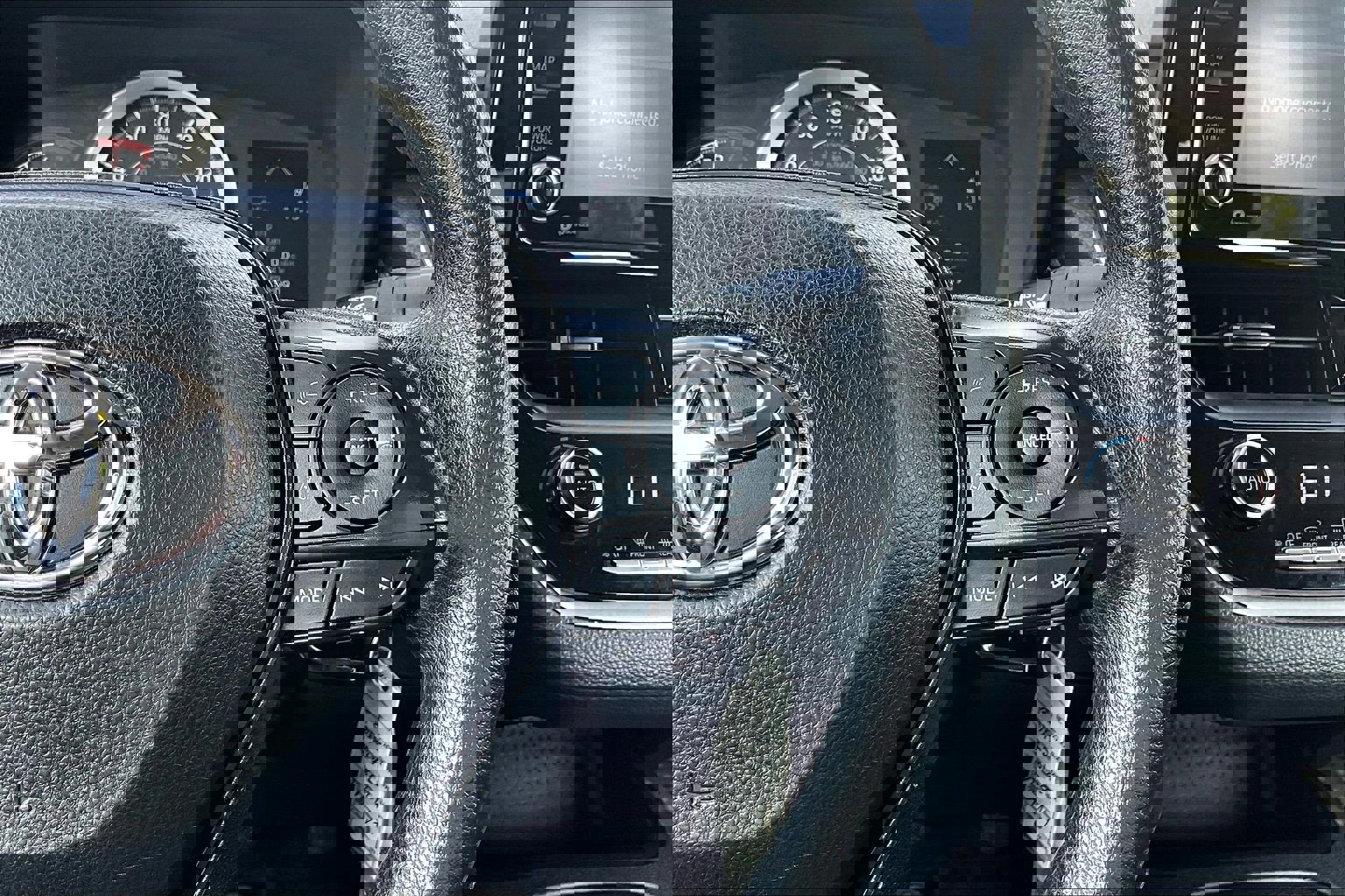 Used 2022 Toyota Corolla LE FWD image 20