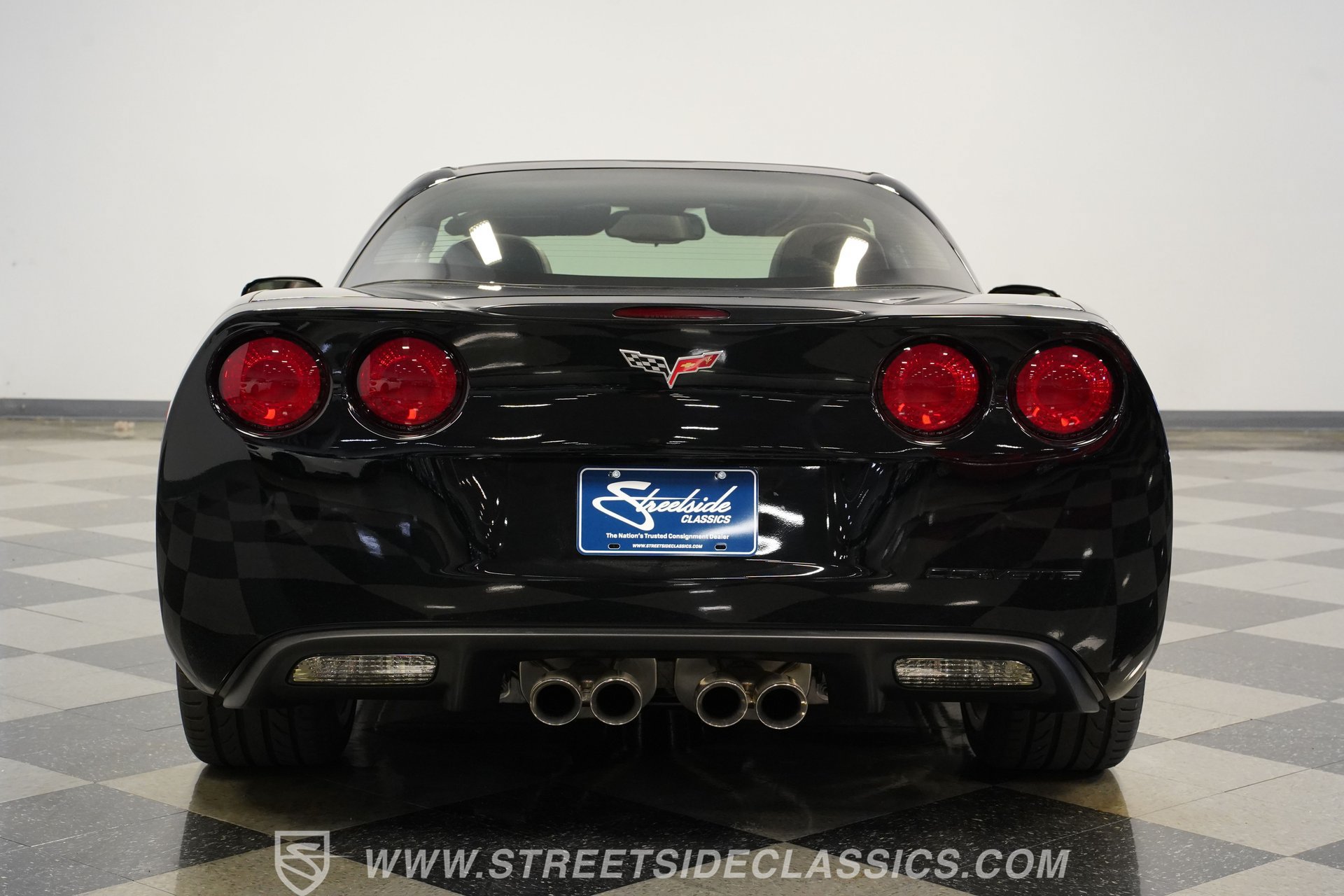 Used 2007 Chevrolet Corvette Coupe w/ Performance Package RWD image 11