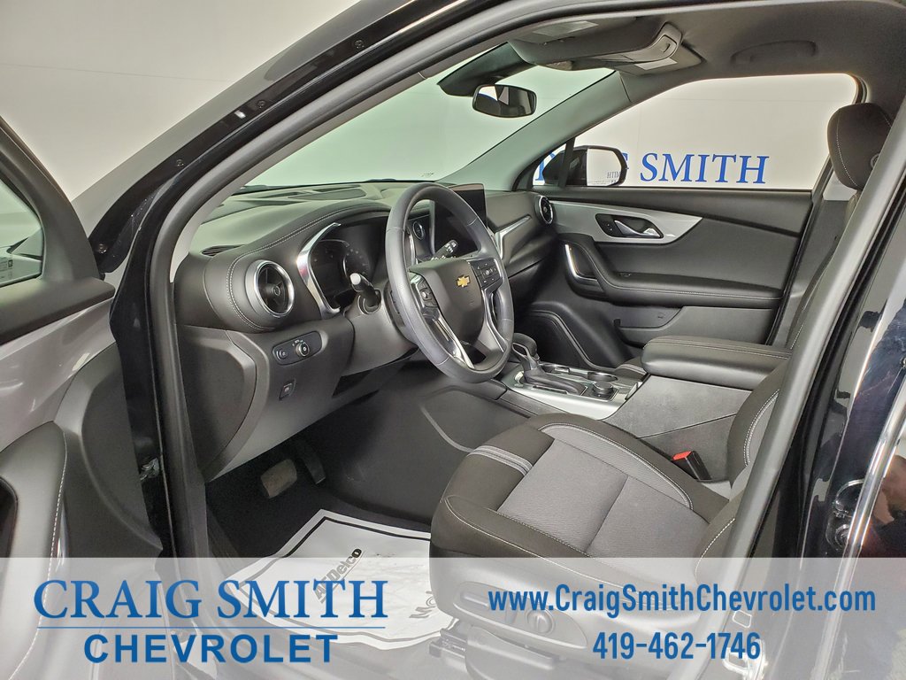 Used 2025 Chevrolet Blazer LT image 32
