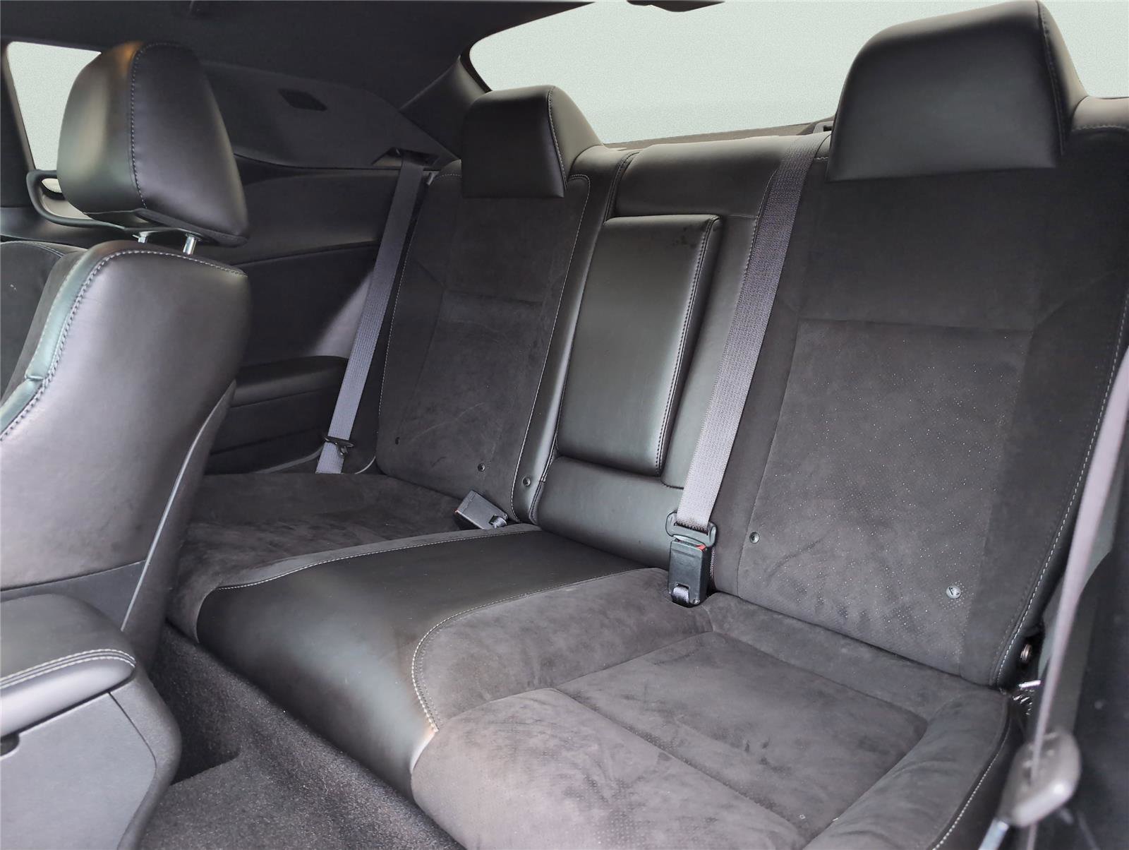 Used 2020 Dodge Challenger R/T w/ Plus Package image 33