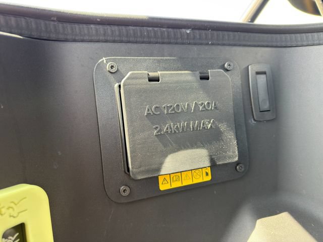 Used 2024 Ford F150 Lightning Lariat AWD/4WD image 15