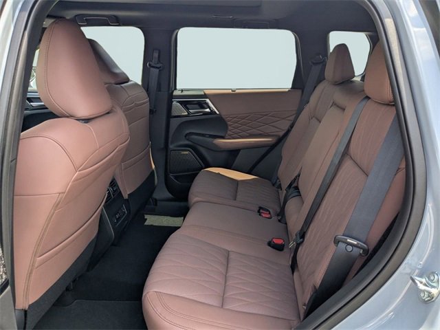 New 2025 Mitsubishi Outlander SEL image 13