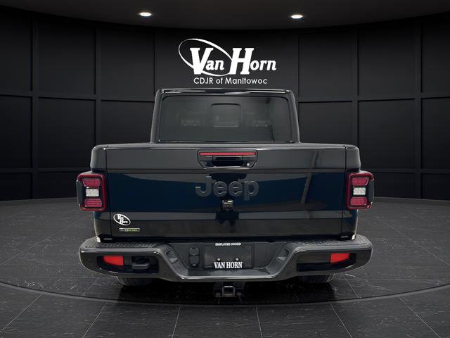 Used 2023 Jeep Gladiator Overland AWD/4WD image 4