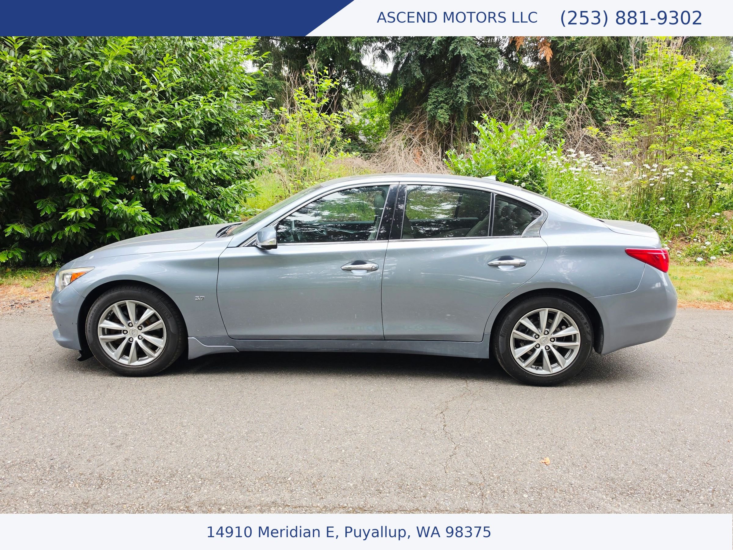 Used 2014 INFINITI Q50 Premium w/ Deluxe Touring Package AWD/4WD image 2