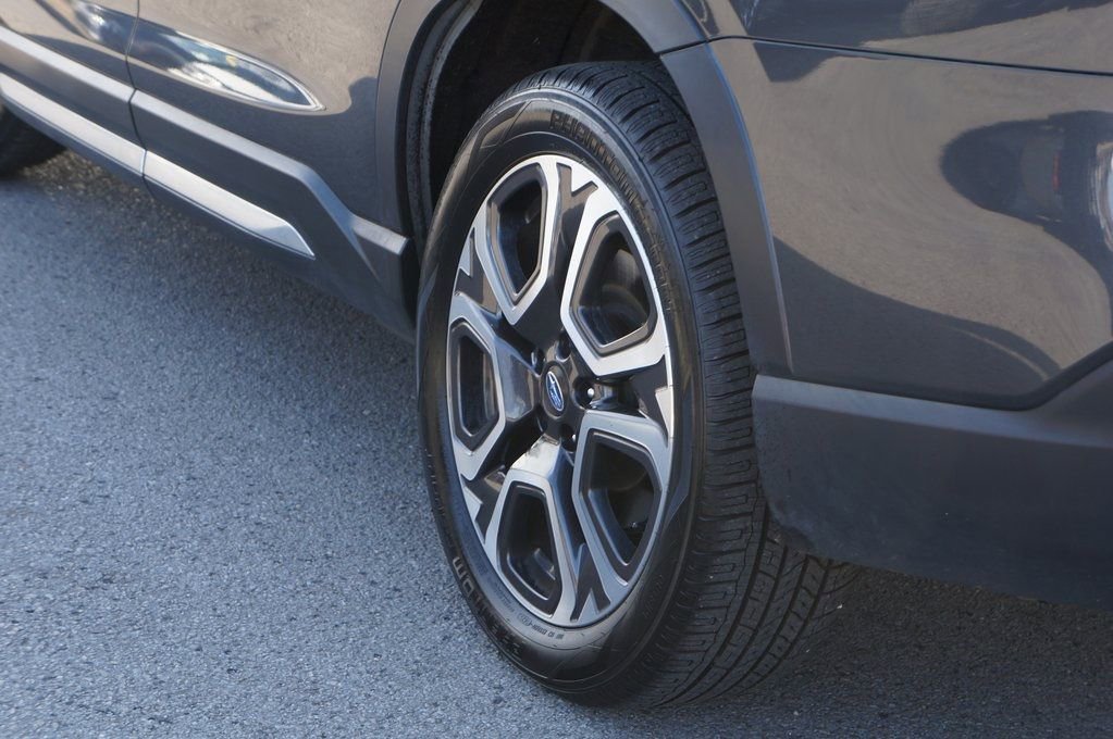 Used 2024 Subaru Ascent Limited w/ Technology Package image 9