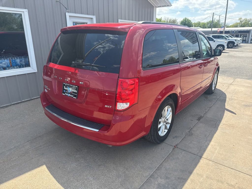 Used 2016 Dodge Grand Caravan SXT FWD image 3