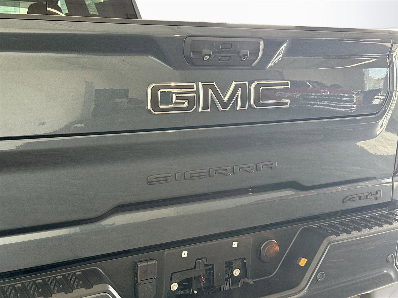 Used 2020 GMC Sierra 2500 AT4 w/ AT4 Premium Package image 31