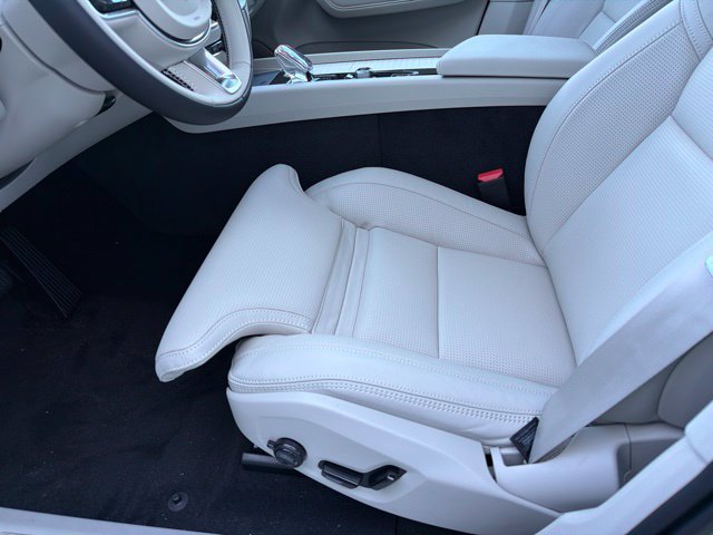 New 2027 Volvo XC60 B5 Ultra AWD/4WD image 13