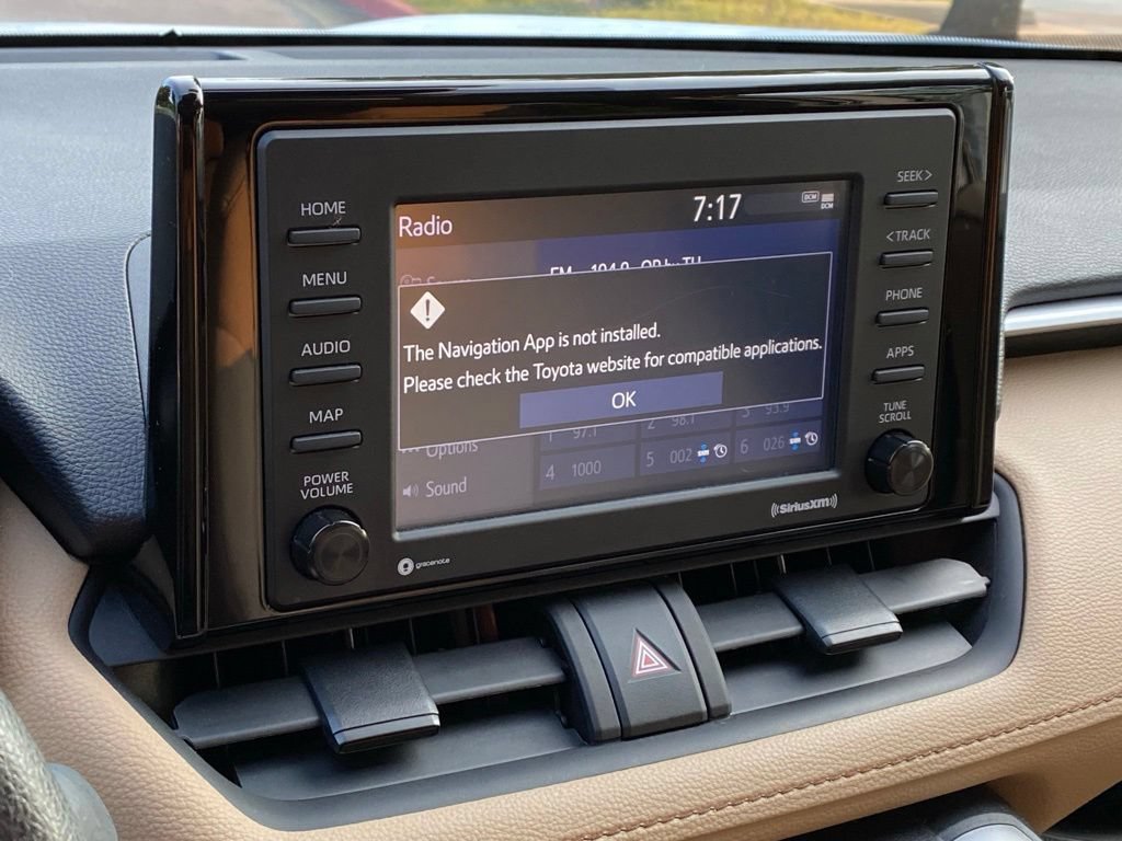 Used 2021 Toyota RAV4 LE AWD/4WD image 19