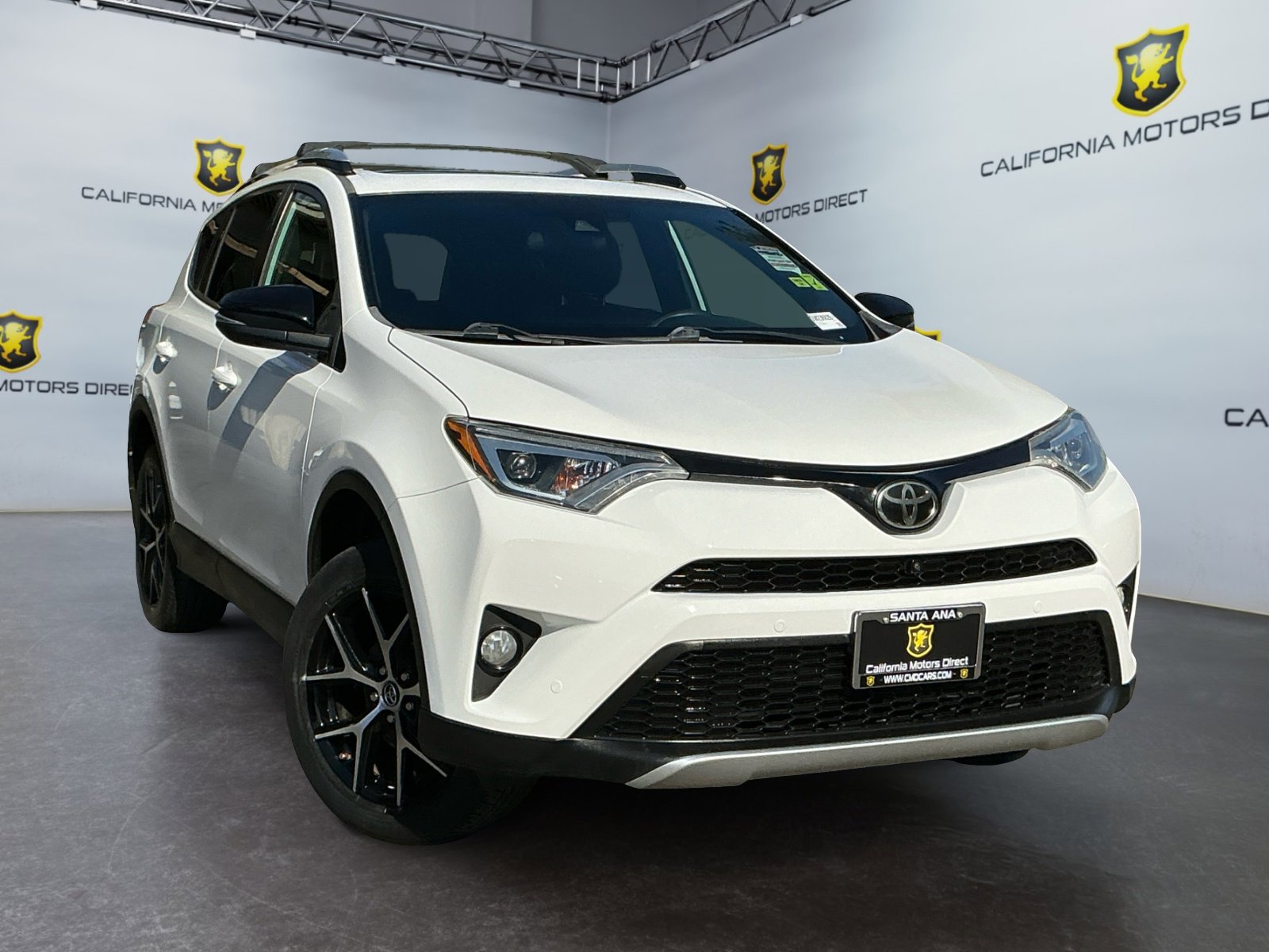 Used 2016 Toyota RAV4 SE w/ Advanced Technology Package image 3