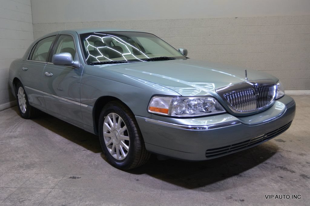Used 2006 Lincoln Town Car Signature RWD video 1