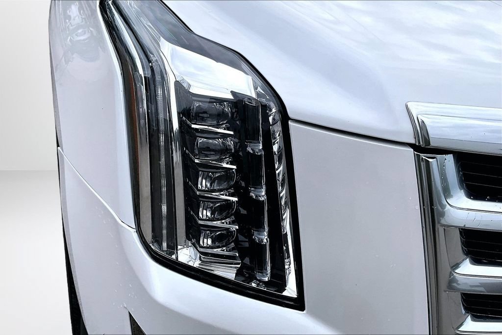 Used 2020 Cadillac Escalade Luxury AWD/4WD image 32