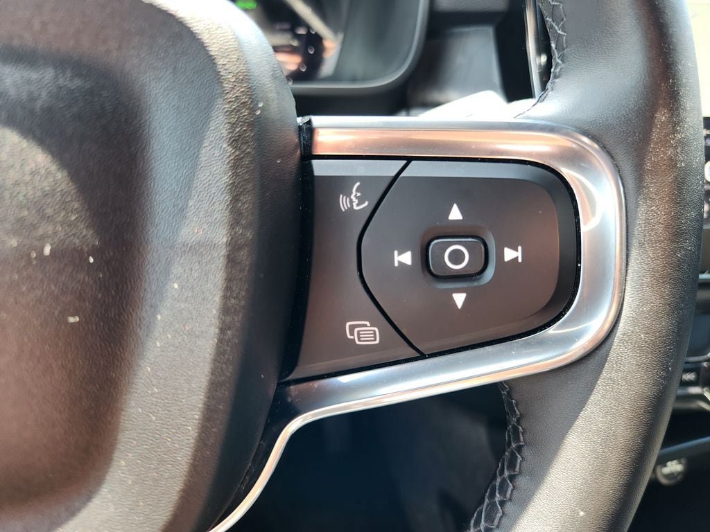 Certified 2023 Volvo C40 P8 Recharge Ultimate AWD/4WD image 32
